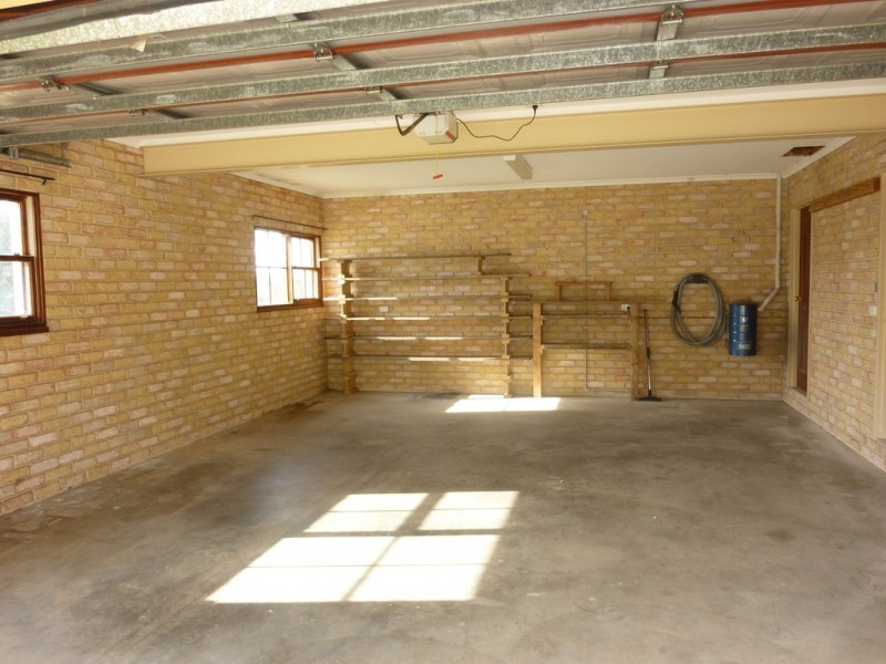 8 Elizabeth Parade, Tura Beach NSW 2548
