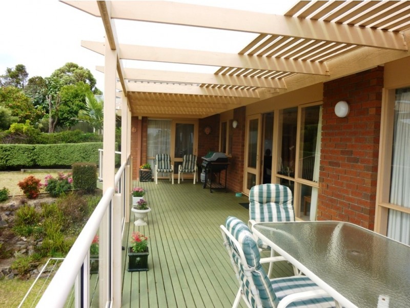 8 Golf Circuit, Tura Beach NSW 2548