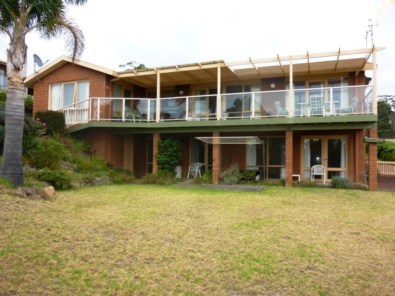 8 Golf Circuit, Tura Beach NSW 2548