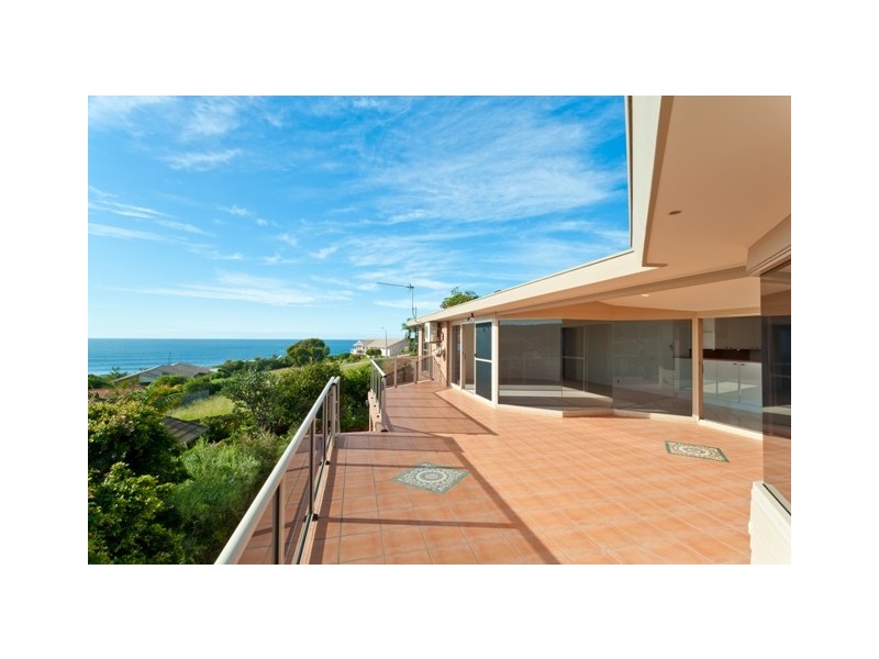 8 Seaview Place, Tura Beach NSW 2548