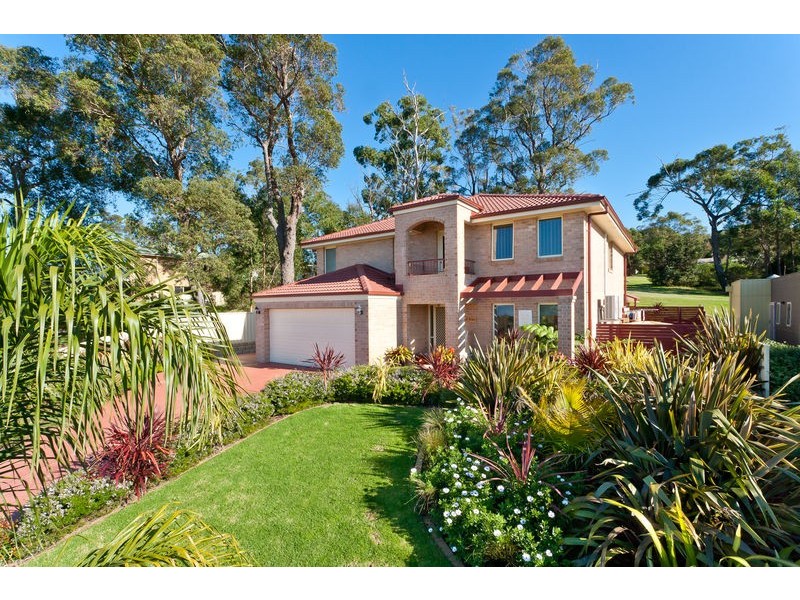 13 The Peninsula, Tura Beach NSW 2548