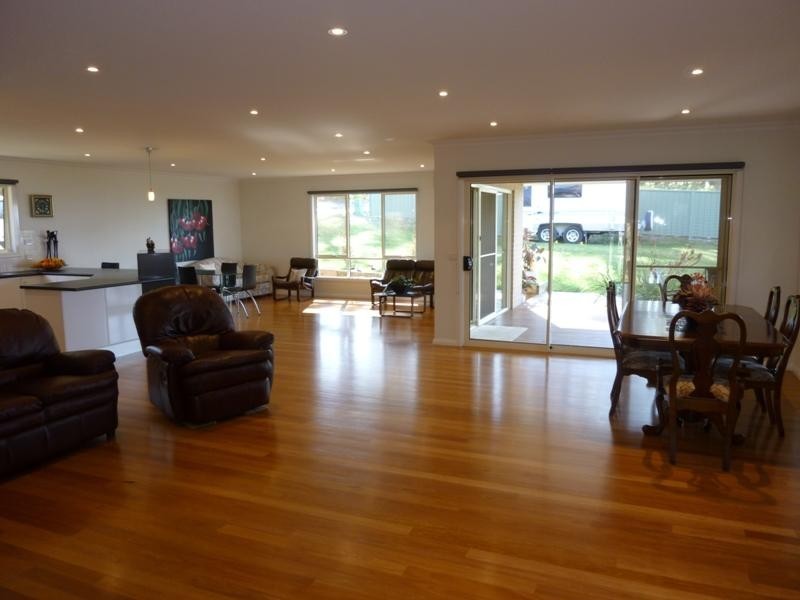 8 Whistler Close, Merimbula NSW 2548