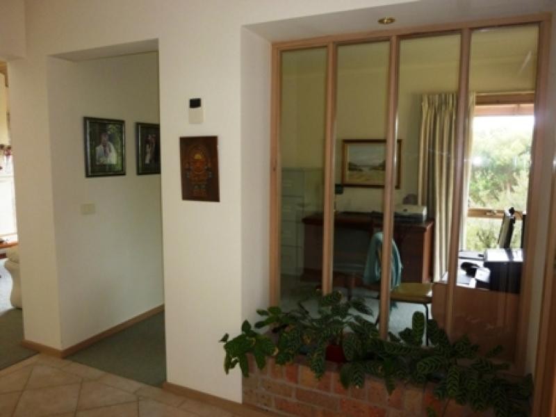 75 Stringybark Place, Millingandi NSW 2549