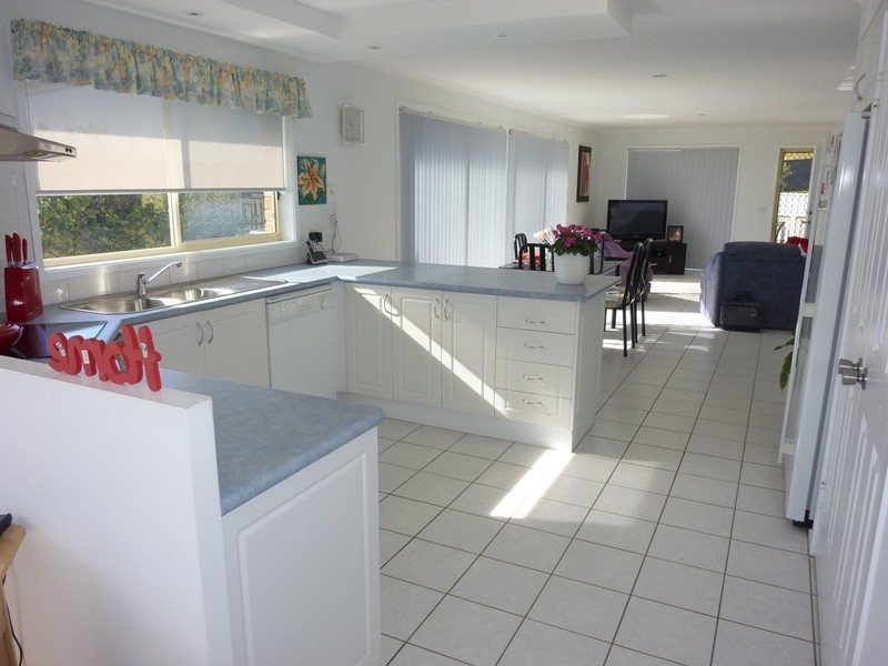 7 Madeline Court, Tura Beach NSW 2548