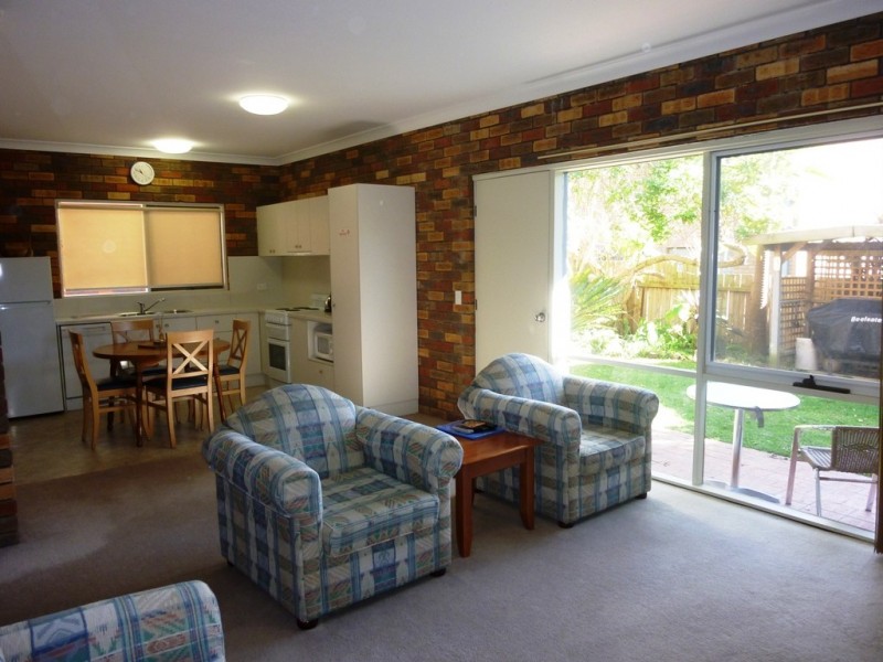 2/5 Calendo Court, Merimbula NSW 2548