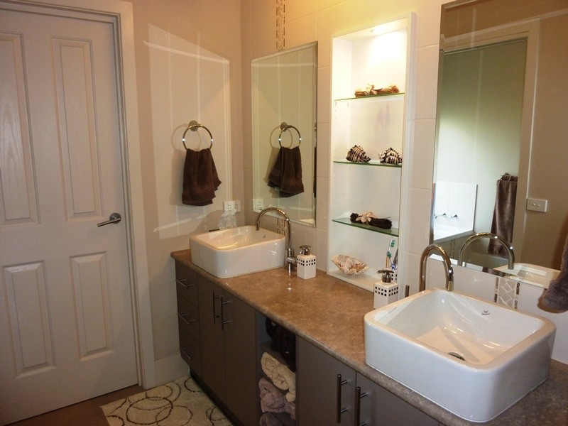 2 Emily Lane, Tura Beach NSW 2548