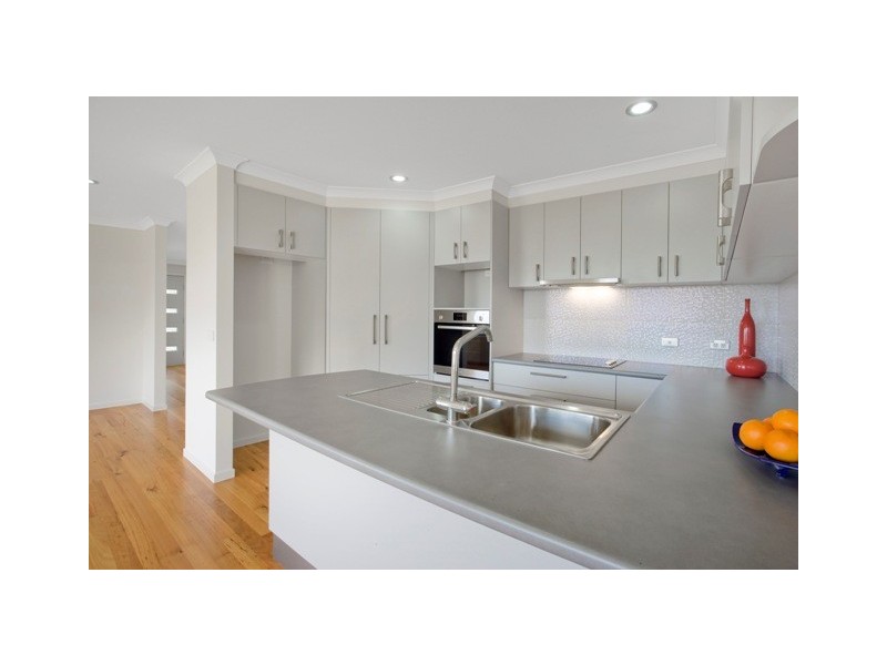 17B Elizabeth Parade, Tura Beach NSW 2548
