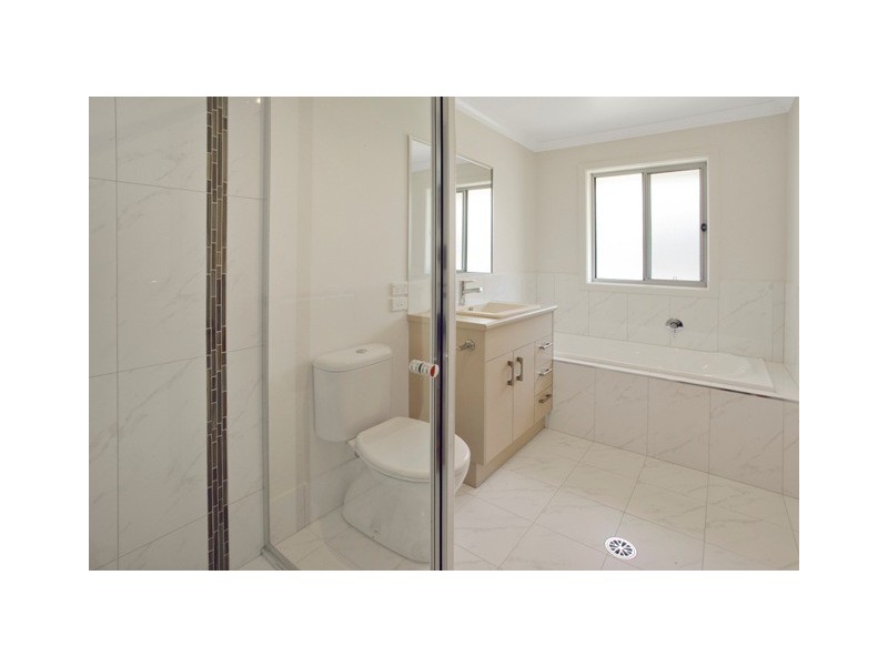 17B Elizabeth Parade, Tura Beach NSW 2548
