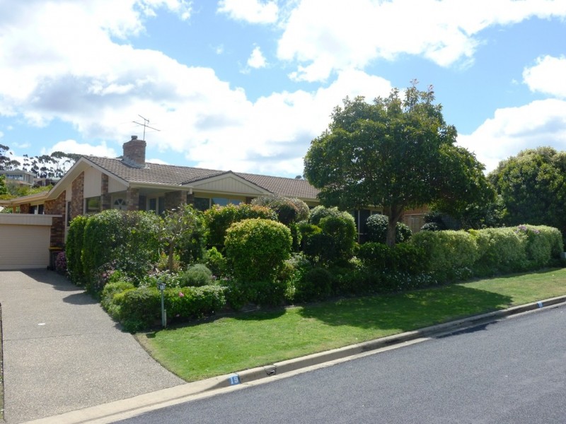 19 Hakea Place, Tura Beach NSW 2548