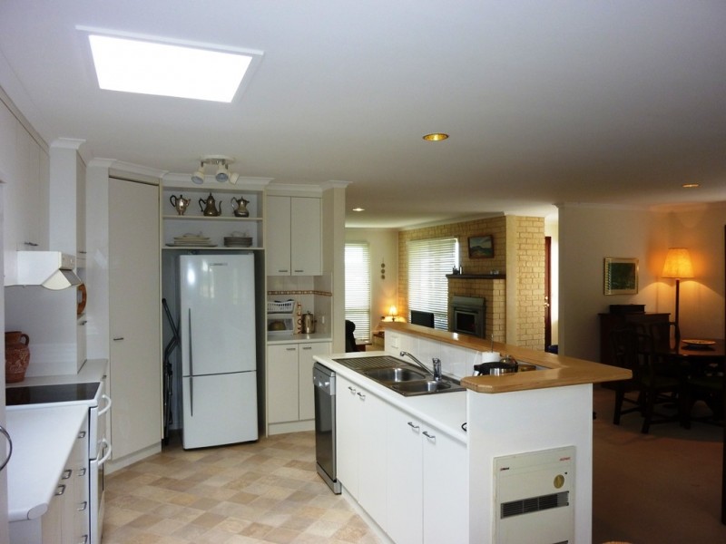 19 Hakea Place, Tura Beach NSW 2548