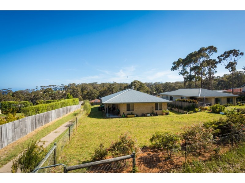 17B ELIZABETH PARADE, Tura Beach NSW 2548