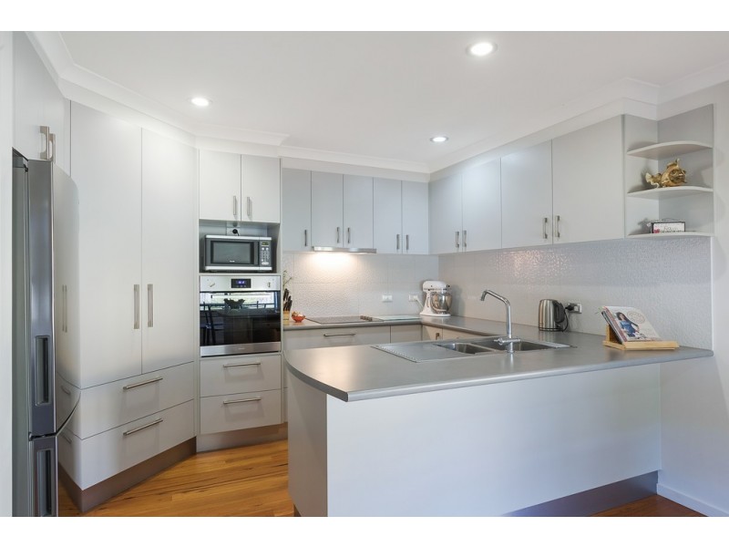 17B ELIZABETH PARADE, Tura Beach NSW 2548