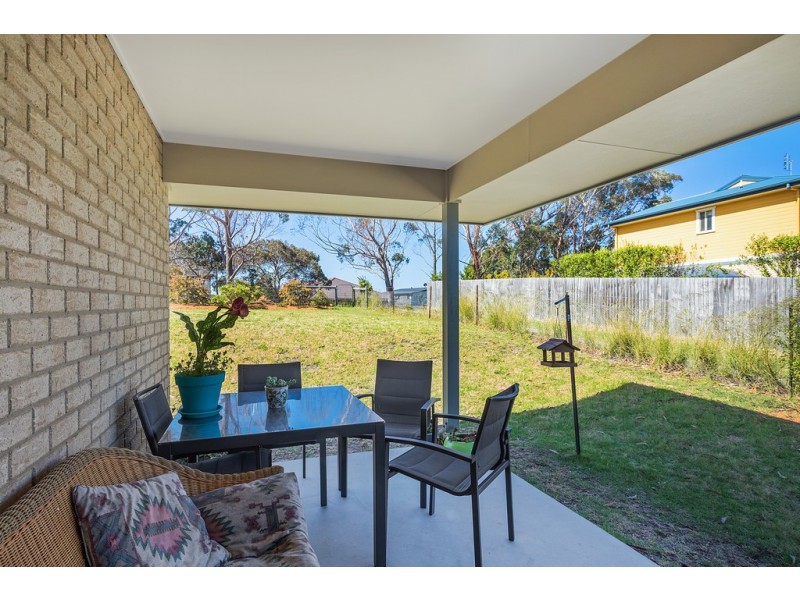 17B ELIZABETH PARADE, Tura Beach NSW 2548