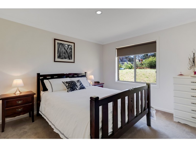 17B ELIZABETH PARADE, Tura Beach NSW 2548