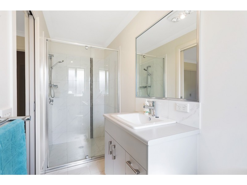 17B ELIZABETH PARADE, Tura Beach NSW 2548