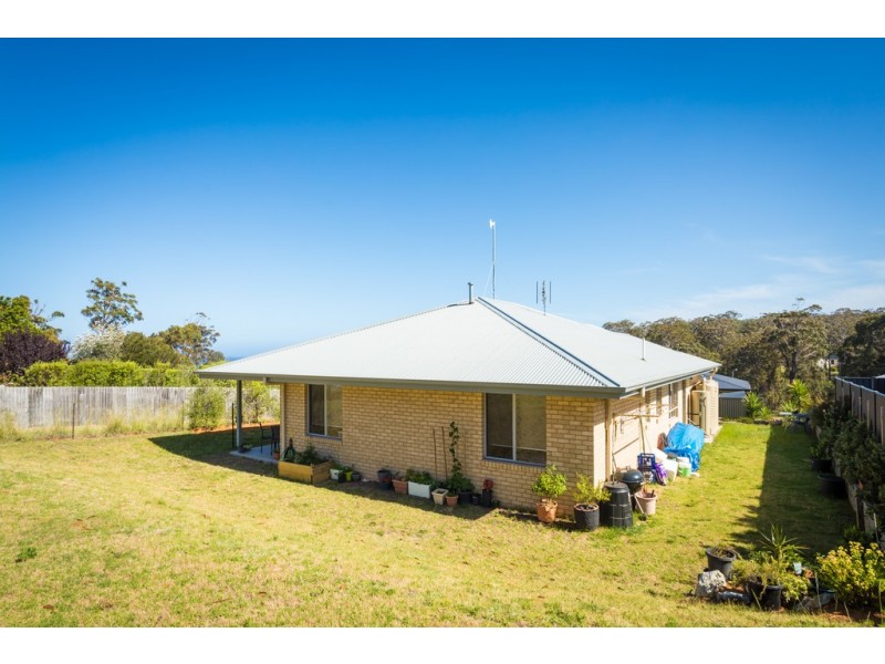 17B ELIZABETH PARADE, Tura Beach NSW 2548