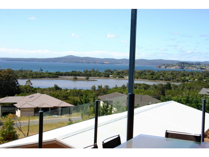 17 Albacore Crescent, Eden NSW 2551