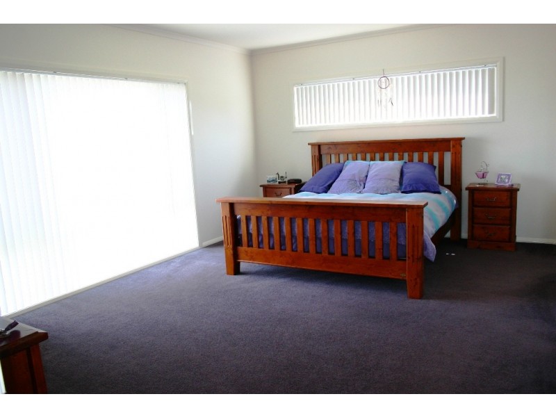 17 Albacore Crescent, Eden NSW 2551