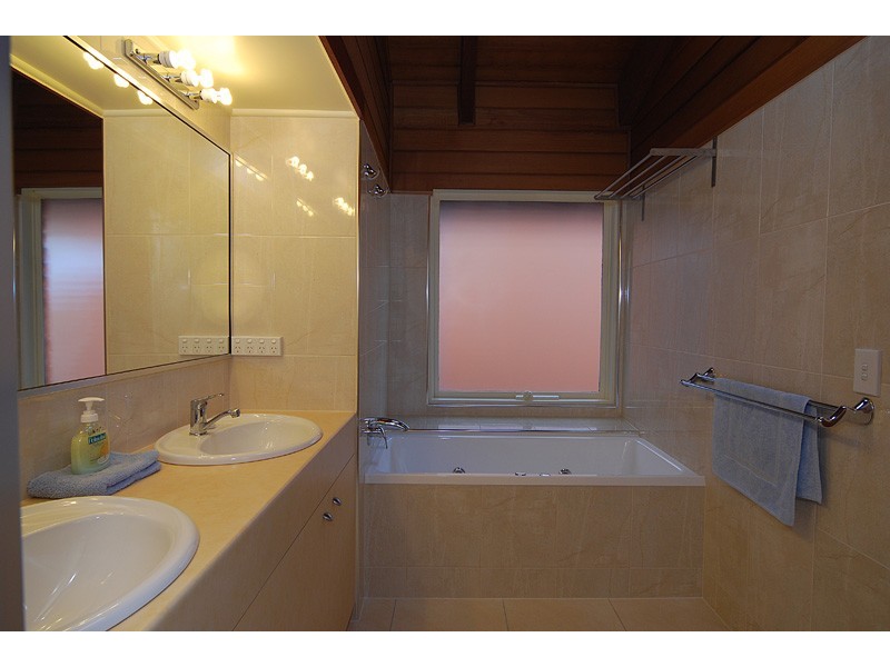 1/5 Calendo Court, Merimbula NSW 2548