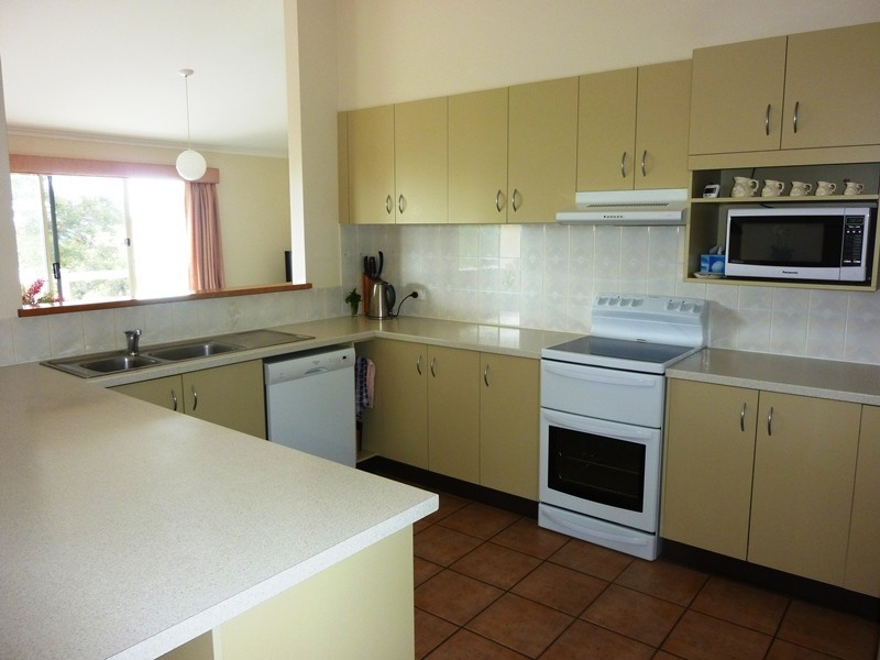 24 Golf Circuit, Tura Beach NSW 2548