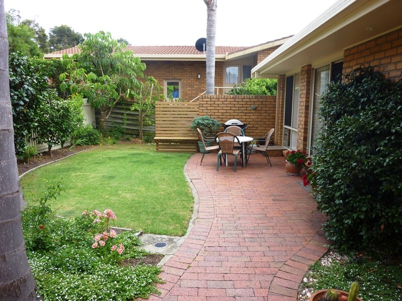 24 Golf Circuit, Tura Beach NSW 2548