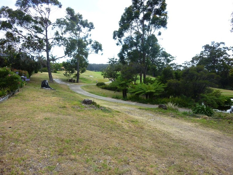 24 Golf Circuit, Tura Beach NSW 2548