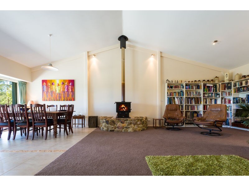 10 Ferntree Lane, Tura Beach NSW 2548