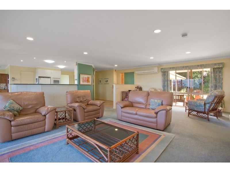32 Golf Circuit, Tura Beach NSW 2548