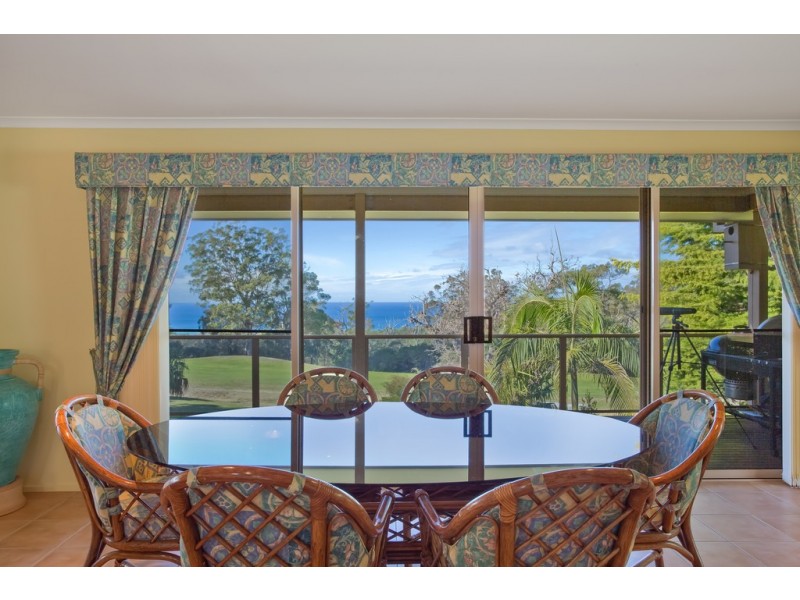 32 Golf Circuit, Tura Beach NSW 2548