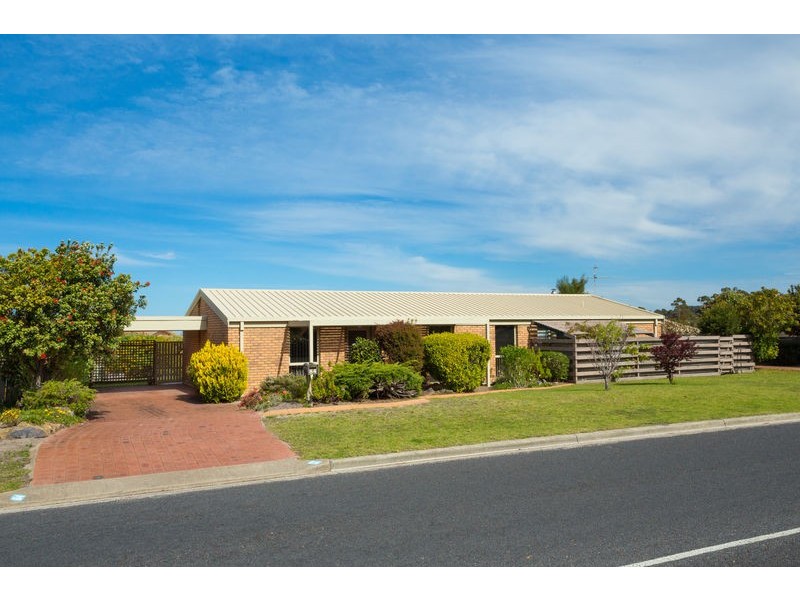 84 Golf Circuit, Tura Beach NSW 2548