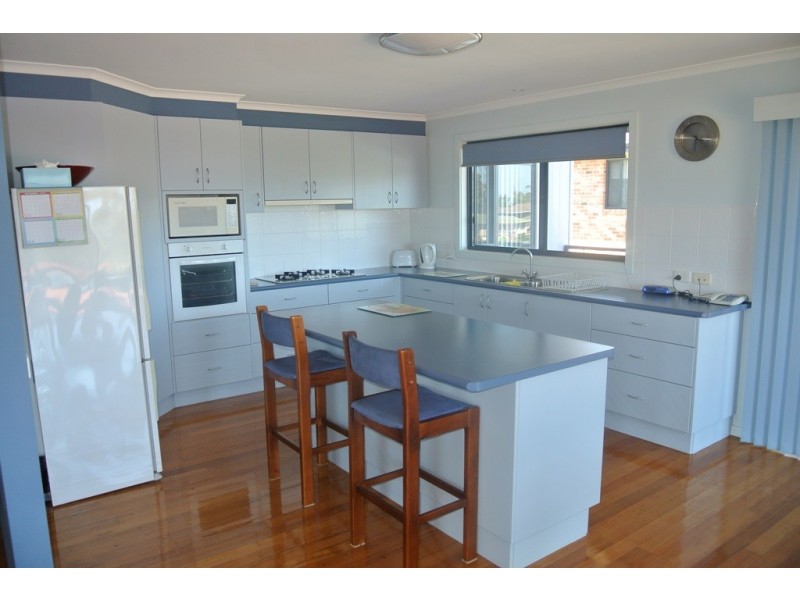 16 The Peninsula, Tura Beach NSW 2548