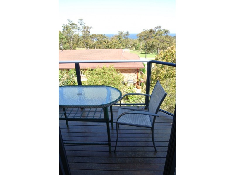 16 The Peninsula, Tura Beach NSW 2548