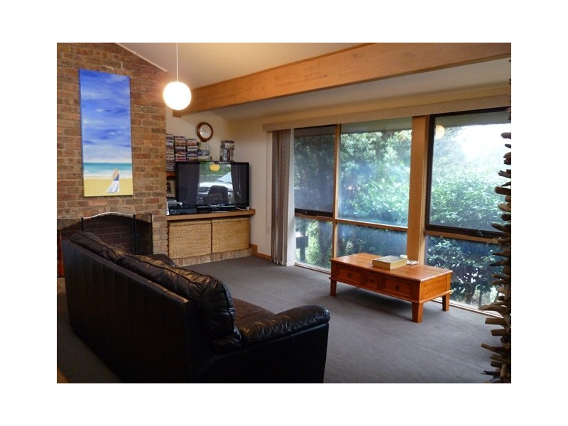 1 Flora Court, Tura Beach NSW 2548