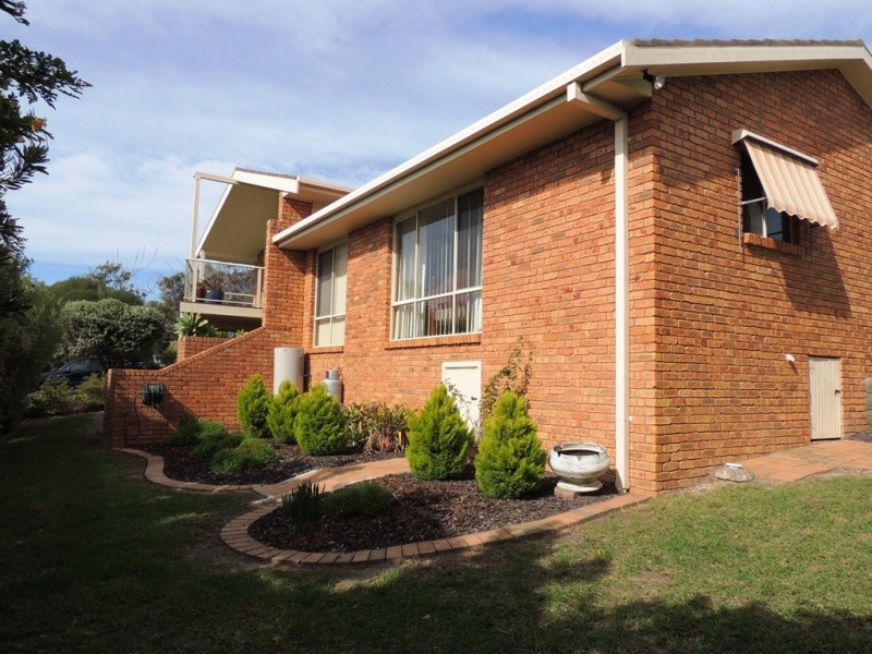 13 Seaview Place, Tura Beach NSW 2548