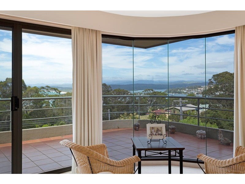 10 Lakeview Avenue, Merimbula NSW 2548