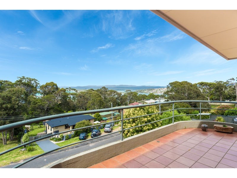 10 Lakeview Avenue, Merimbula NSW 2548