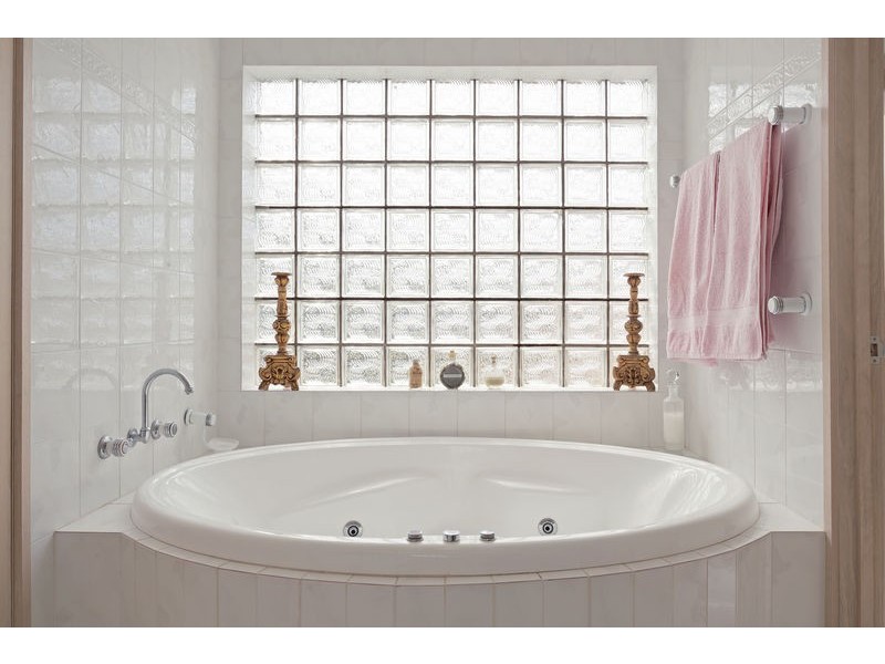 10 Lakeview Avenue, Merimbula NSW 2548