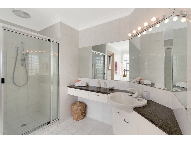 10 Lakeview Avenue, Merimbula NSW 2548