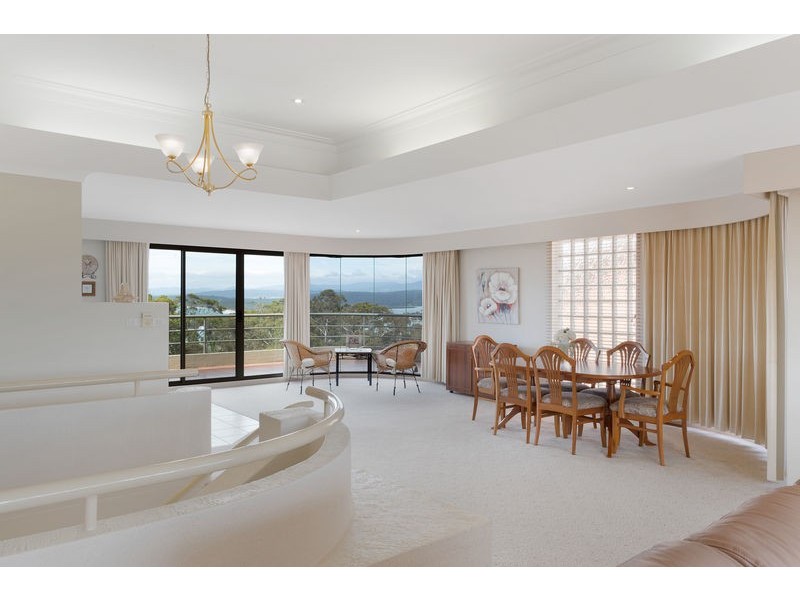 10 Lakeview Avenue, Merimbula NSW 2548