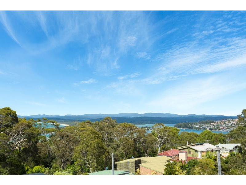 10 Lakeview Avenue, Merimbula NSW 2548
