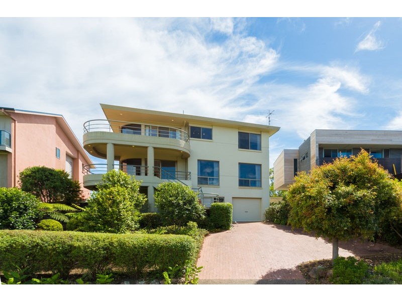 10 Lakeview Avenue, Merimbula NSW 2548