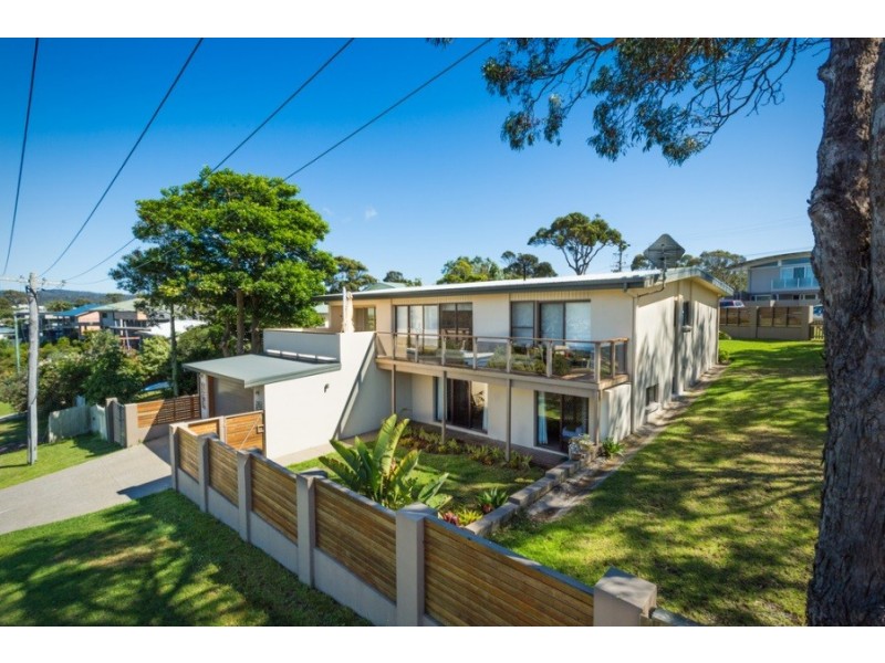 4 Lakeview Avenue, Merimbula NSW 2548