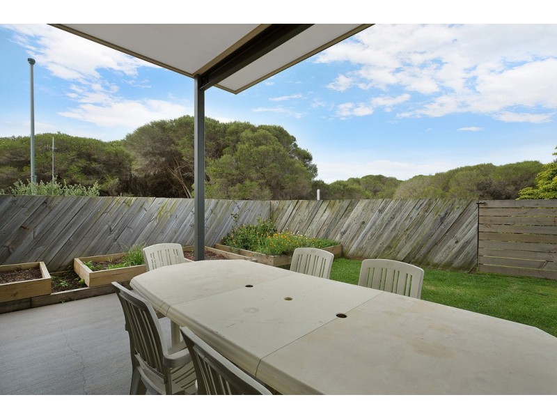 3/2b Surf Circle, Tura Beach NSW 2548