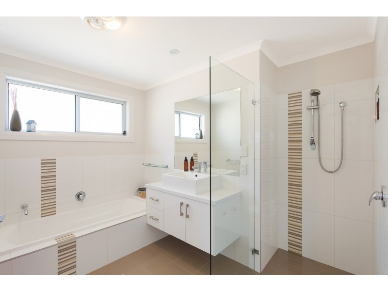 6 MULLOWAY CIRCUIT, Merimbula NSW 2548