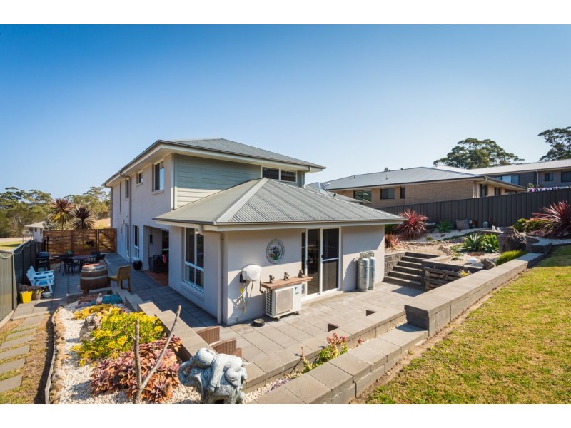 6 MULLOWAY CIRCUIT, Merimbula NSW 2548
