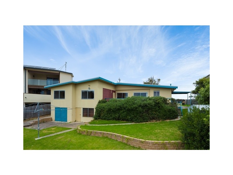 3 Lakeview Ave, Merimbula NSW 2548