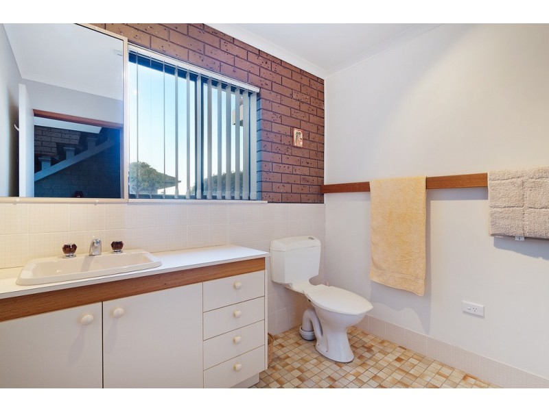 1 19 SURF CIRCLE, Tura Beach NSW 2548