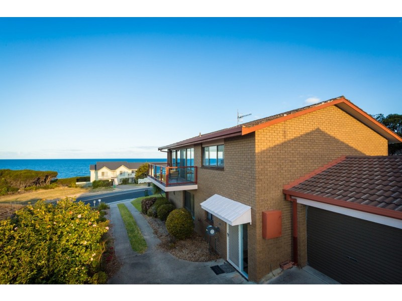 1 19 SURF CIRCLE, Tura Beach NSW 2548