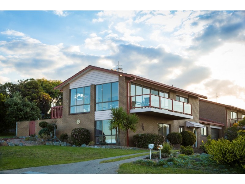 1 19 SURF CIRCLE, Tura Beach NSW 2548