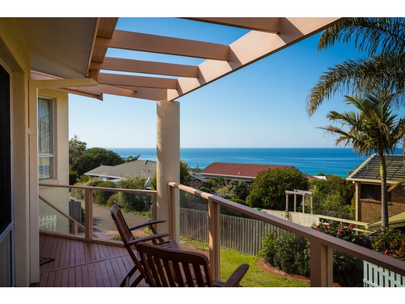 14 Beachview Crt, Tura Beach NSW 2548